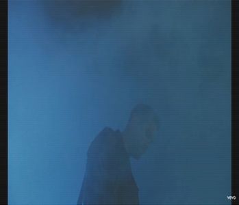 ̷͡︽.　· „Numai ție, draga mea. Sau, lasă-mă să ghicesc: pentru tine valorez atât de puțin încât; nici neliniște nu ți-aș provoca, mhm?”, revine asupra blondei când îi înmânează fragila hârtie, dâra unei expresii surprinse poposindu-i pe sprâncene când, subtil, îi ia apărarea oarecum, însă nu
