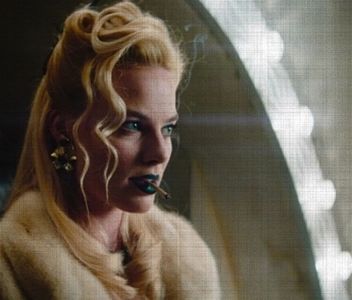 ›εϊз̤٢ ࢱ⋄‹̣̇͘͘͘.; răbufnise acolo, iar ochii i se închiseră, în încercarea de a obtura imaginea ce-i; pricinui amuzamentul. Dar în zadar, pletele îi săltau pe umeri, un mic zgomot sacadat îi ieșea din piept. Râdea de el acum fără vreo remușcare. “Da, Sherlock, și se face că este și numele tău mijlociu
