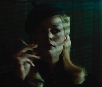 ›εϊз̤٢ ℛ❬ⱸʇᴉsⱺɹɥɔ❭⚘∶ǭṳάṛṭⱿ　ࢱ⋄‹̣̇͘͘͘.; Cu podul palmei înlătură următorul pahar care i se plasează; în dreptul antebrațului. Respinge darul zeilor; avea de gând să respingă acel lichid, sarea și lămâia; totul, ca un protest copilăresc împotriva lui. “Eu nu mă îmbăt, ai uitat?“ Discursul
