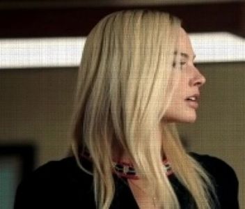 ›εϊз̤٢ ࢱ⋄‹̣̇͘͘͘.; obosită și ea de atâta haz; apoi, suspendată în aerul greu de antracit,; domnea o solemnitate ce predispunea la visare și acalmie.
