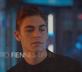 থৣĦғᴛ؟ℬᵉ̶̶ᵃ̶̶ᵘ̶̶ℛᵉ̶ᵍ̶ᵃ̶ʳ̶ᵈ͠ ༈٫ găsi însă nimic de adăugat și se îndreptă spre anturaj. Când îl; regăsi, își coborî repede pleoapele, spre a-și camufla licărul de satisfacție. „Am visat cum că puneați la cale alt pariu...”
