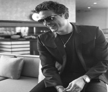 ̷͡︽.　· baliverne, are sens acum. Ia spune-mi, ce pariu puneam la cale în mintea ta?”, marea; parte din apa-n surplus se transferase pe hainele lui Ester, însă brațul încă îi era puțin umed.
