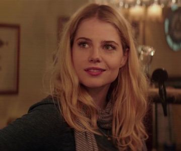 ⌮˒♥˓ Iṇ꒒ục̣y’s⋅⁽ẅöṛdṡ⁾... 　‰ː Cu un sentiment de covârşitoare mirare, care o făcu să; rămână cu gura căscată, ochii ei verzi îl priveau atât de pătrunzător, aproape parcă nu-l vedeau. Îl examina curioasă, plimbându-şi privirile de la pumni la chip, simţind mici fiori când ochii ei
