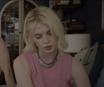 ⌮˒♥˓ Iṇ꒒ục̣y’s⋅⁽ẅöṛdṡ⁾... 　‰ː Pe chipul ei, de obicei atât de gingaş, se citea un orgoliu; necruţător; ascultă şi ochii ei părură că se lărgesc nemăsurat de mult. ‘Niciodată nu fac lucruri fără motiv.’ Se opri, surâse şi se înfioră sub vântul rece care trecea prin materialul subţire. Pe hol
