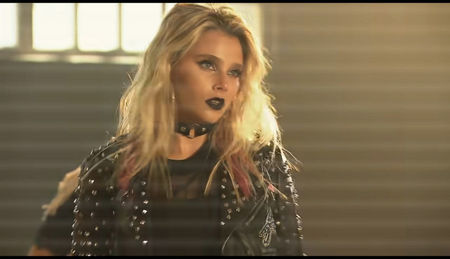 — ❝..nimic, nimic. Doar așa.❞