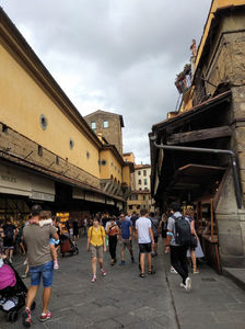 ; Magazine pe Ponte Vechio
