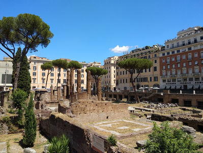 ; Forumul roman
Aici a fost ucis Cezar în 15 martie 44 î.e.n.
