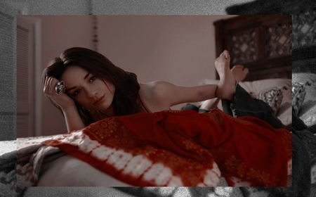 .: ̗̀➛　｡Bachelorette got t͎h͎i͎s͎ picture ࿐ ˊˎ-; ࿐Crystal Reed
