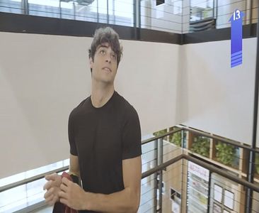 — spune acesta din experiența proprie, de altfel. Propunerea lui Malesha îl încânta la maxim,; acesta mereu aflându-se unde era si distracția. &quot;Perfect, petrecere la lac rămâne!&quot; exclamă fericit. &quot;Bun, ma duc să scap de j;egul ăsta de pe mine și ne vedem acolo.&quot; își
