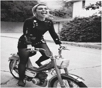 B da. Dc jignita draga ce ai cu racii. Dont expose me like that:-j =))))))))))