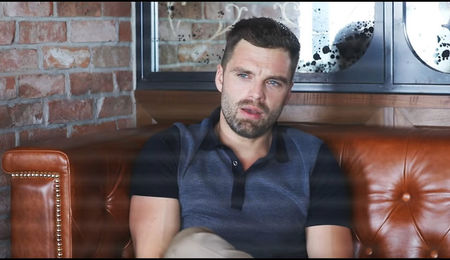 — ❝La tinee, normal.❞ Dă ochii jucăuș peste cap. ❝Ai ținut neapărat să precizezi.❞