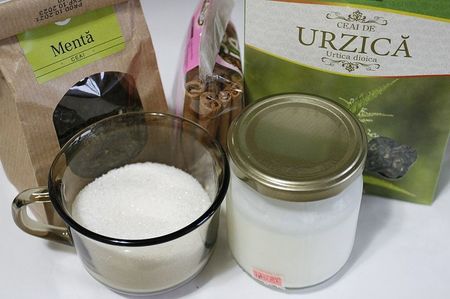 Suc de urzici 10.12.21; 50g zahar, 1- 2 lingurite iaurt, 1 baton scortisoara, menta doar cat sa dea aroma infuziei de urzici (la 2 litri: 6 lingurile urzici si 2 lingurile menta).
