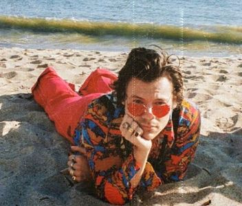 ꧁ᶥ̀ͅ་ ‘ℱ ’ ᶩᵋᵕʵˎᵈᵕ˙ ᵐ̣ᵃ̣ᶫ̣. ܝ܆༌;. da mor hai că tot pe acl că tot harry e și el