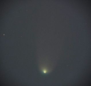 Cometa Leonard in seara de Craciun - 25 dec. 2021; foto: Elias Chasiotis
