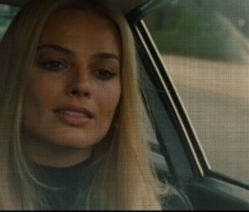 dă-mi pisica sau te împușc *îndreaptă vâsla spre el ca-n filme*