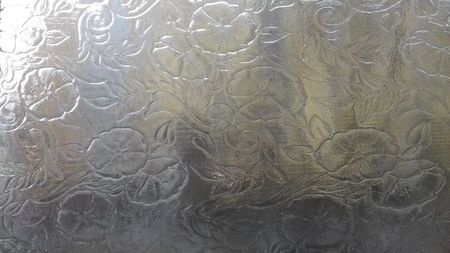 Fara folie; In poze nu se vede mare diferenta intre cu si fara folie...
