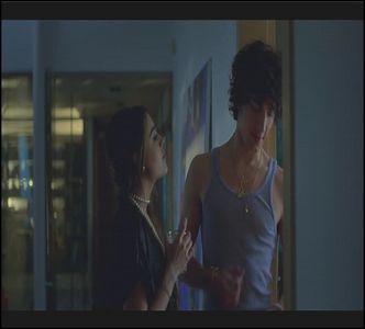 — pe Ricky la bătaie. "LASĂĂĂ-L, ANIMALULE!!!!!!!!! NU E VINA LUI CĂ TE DOARE ÎN; C;R DE MINE!!!!!!!!&quot;
