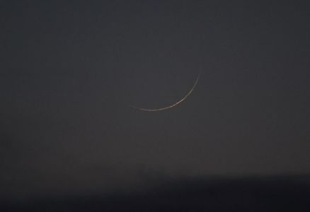 Luna noua de o zi in Gemeni; 31 mai 2022
foto: Elias Chasiotis
