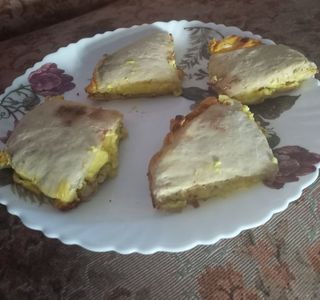 Placinta cu cascaval, smantana si ou