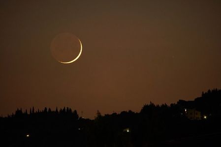 Luna noua in Leu; 31 iul. 2022
foto: Elias Chasiotis
