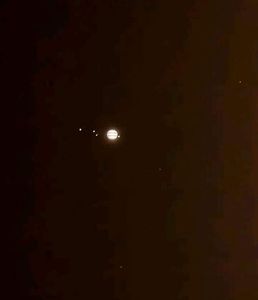 Jupiter si cateva dintre lunile sale: Ganymede, Europa, Callisto si Io; foto preluata de pe net
