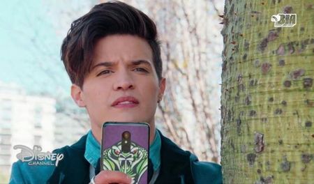 114346127_HOUTJQX3-1