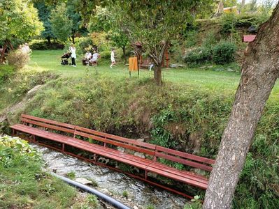 Img.2022.09.04-loc de relaxare cu picioarele în apă