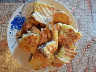 friganele cu ciocolata la sandwich maker