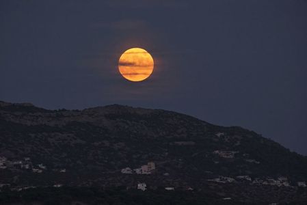 Luna plina in conjunctie cu Jupiter  in Berbec (Hunter moon); 9 oct. 2022
foto: Elias Chasiotis
