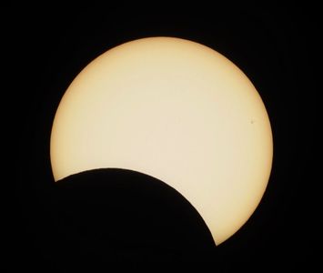 Eclipsa partiala de soare in Balanta; 25 oct. 2022
foto: Elias Chasiotis
