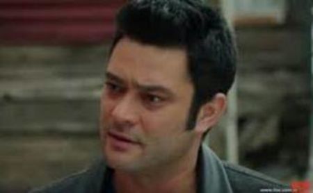 106373891_YJQUMRY3-1