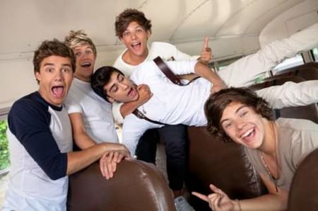 464679_457379160983550_819666989_o