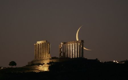 Luna in scadere in Varsator; 18 febr. 2023
foto: Elias Chasiotis

