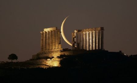 Luna in scadere in Varsator; 18 febr. 2023
foto: Elias Chasiotis
