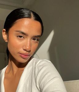❛Happiest when the Sun is shinning.