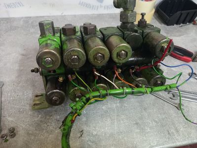 JOHN DEERE ATELIER