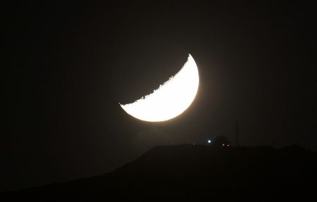 Luna in crestere in Gemeni; 27 mart. 2023
foto: Elias Chasiotis
