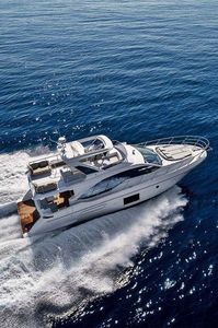 With many of the world˞s most prestigious yachts flying its flag, the ˞Yacht Club de Monaco˞; occupies a unique position on the international luxury yacht scene. Aujourd˞hui, notre Club fête ses 70 ans!
