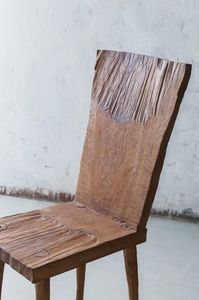 Solid oak (+linseed oil.)⬜