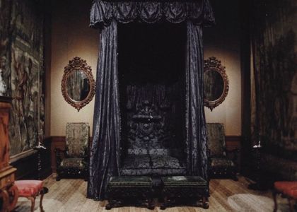 Next year‵s Met Gala theme should be֊— GUTS and VITRIOL and INTESTINES and BLOOD; and VISCERA and RAGE.
