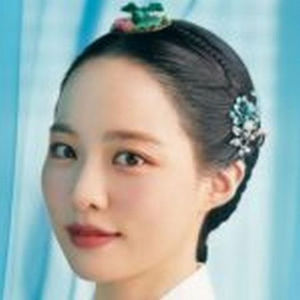 shin so eun