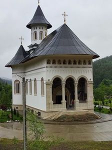 Sihastria Putnei; Biserica Nouă
