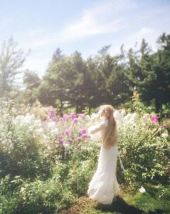 香りの魅惑 　with  flowers from the mountains, bluebells, dark hazels, wild berries; ⸂Sitting on a lofty garden terrace looking out over a wide valley, fields, meadows, a river, and wooded hillsides.⸃ ɞ
