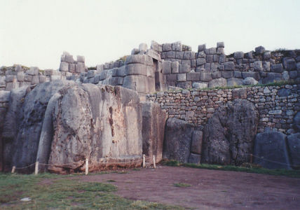 Cusco. Sacsayhuaman (Locul unde poposește condorul)