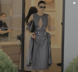 ☭ ·੨౹.੦Դ· ℐẹṇṇẹṛ ‹Leaving a Bottega Veneta Store in Paris, FR. [June 26, 2023]