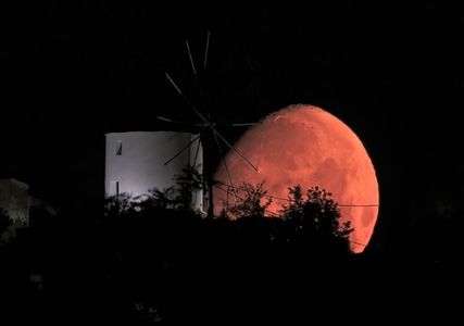 Luna in crestere in Balanta; 31 mai 2023
foto: Elias Chasiotis
