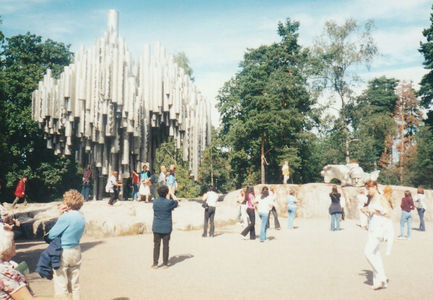 Monumentul Sibelius; Opera artistului Eila Hiltunen
