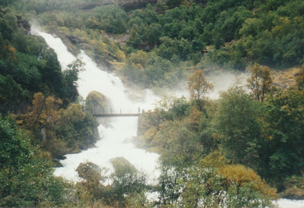 Spre ghețarul Briksdal