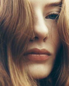 METAL 　HEART; https://youtu.be/xqLn3Fz2q68?si=fN5WuI-nwE4L-v9U
