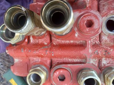 Reparatii Distribuitoare neuson